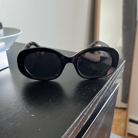 Amazon Sunglasses - Picture 1 of 3
